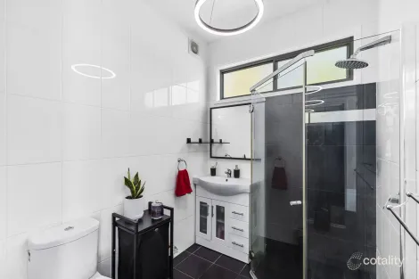 Property photo of 104 Kerry Crescent Berkeley Vale NSW 2261
