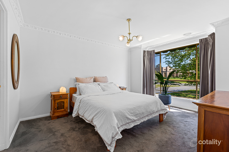 Property photo of 6 Bogart Drive Wendouree VIC 3355