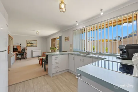 Property photo of 9 Manly Grove Hayborough SA 5211