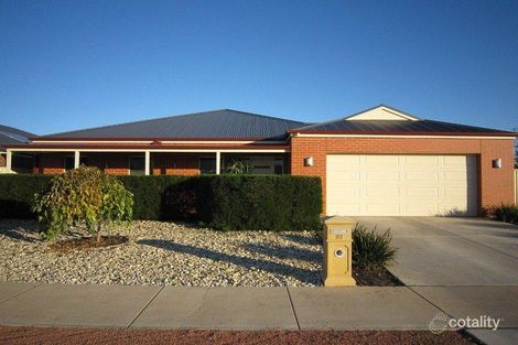 Property photo of 22 Riverina Parade Echuca VIC 3564