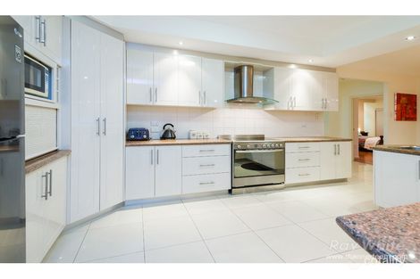 Property photo of 10 Avonlea Place Eight Mile Plains QLD 4113