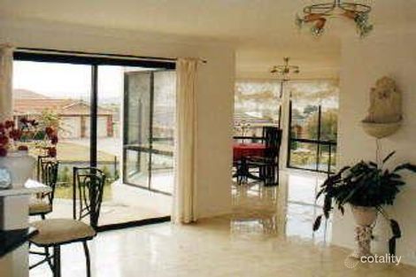 Property photo of 2 Macgregor Close Tenambit NSW 2323