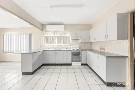 Property photo of 6 Baker Street Emerald QLD 4720