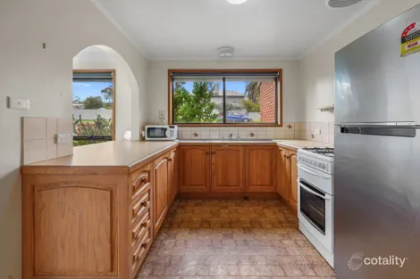Property photo of 33 Mickle Crescent Warrnambool VIC 3280