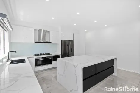 Property photo of 46 Limpopa Square Roxburgh Park VIC 3064