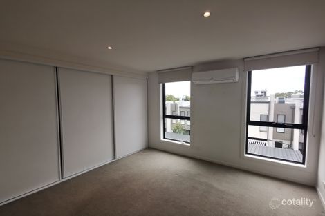 Property photo of 7 Central Park Walk Cheltenham VIC 3192