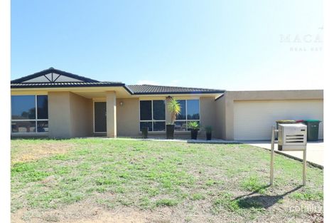 77 Dalman Pkwy, Glenfield Park, NSW 2650