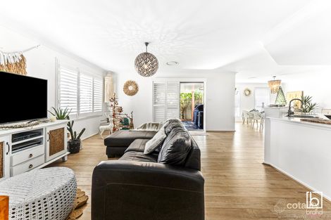 Property photo of 10 Narran Road Woongarrah NSW 2259