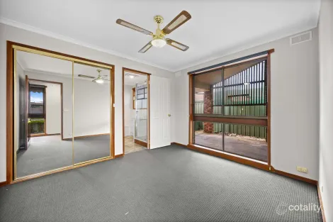 Property photo of 28 Molbray Street Wendouree VIC 3355
