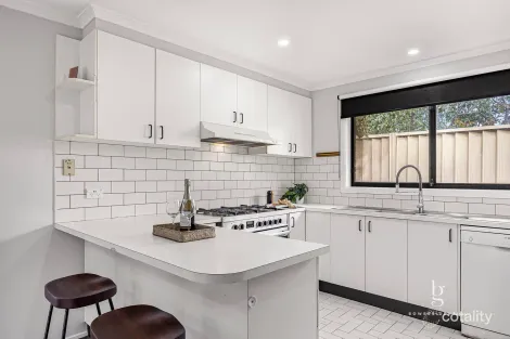 Property photo of 1/9 Aster Close Meadow Heights VIC 3048