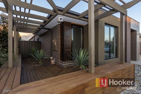 Property photo of 10 Kindred Avenue Cranbourne North VIC 3977