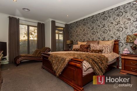 Property photo of 10 Kindred Avenue Cranbourne North VIC 3977