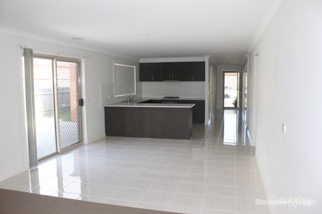 Property photo of 11 Ramel Way Pakenham VIC 3810