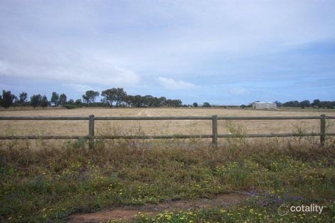 40 Eastlyn Dr, Deepdale, WA 6532