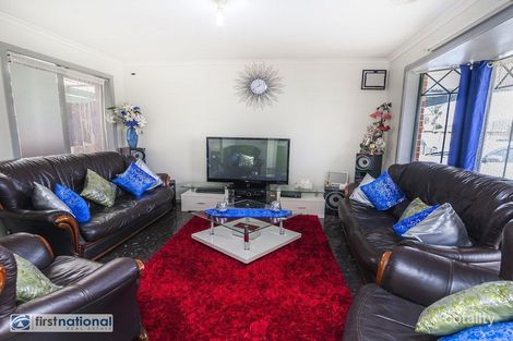 Property photo of 17 Benaud Close Meadow Heights VIC 3048