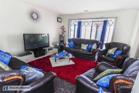 Property photo of 17 Benaud Close Meadow Heights VIC 3048