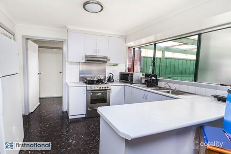 Property photo of 17 Benaud Close Meadow Heights VIC 3048