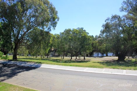 Property photo of 37 Bernley Drive Viveash WA 6056