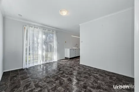 Property photo of 4B Azalea Place Macquarie Fields NSW 2564