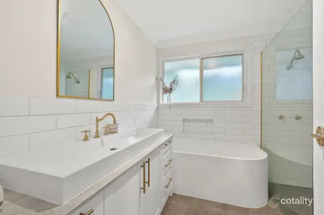 Property photo of 11 Hoad Court Oxenford QLD 4210