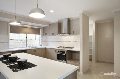 Property photo of 17 Emerald Crescent Koo Wee Rup VIC 3981