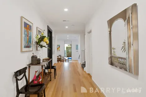 Property photo of 9 Crestwood Avenue Macleod VIC 3085