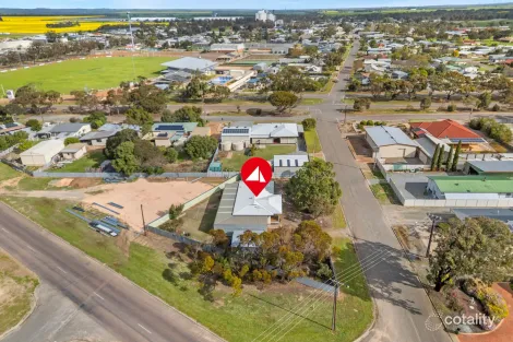 3 Mccracken St, Cummins, SA 5631