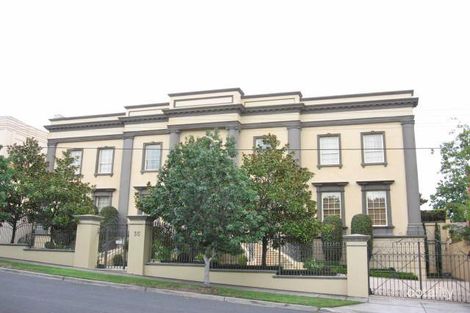 35 Hopetoun Rd, Toorak, VIC 3142