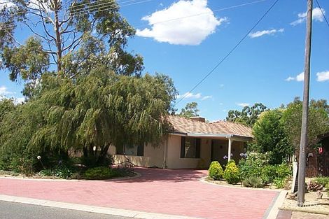 33 Rosekelly Rd, Gosnells, WA 6110