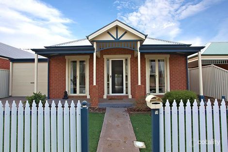 Property photo of 9 Lyme Park Circle Caroline Springs VIC 3023