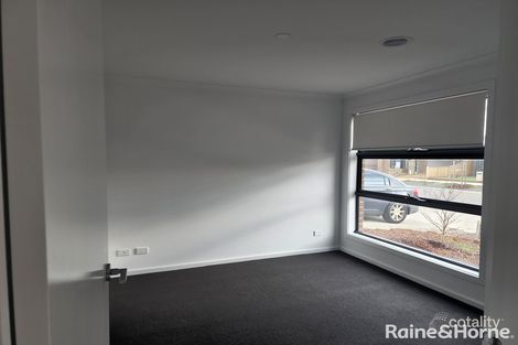 Property photo of 8 Echidna Drive Beveridge VIC 3753