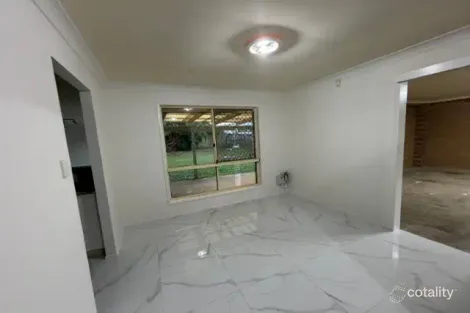 2 Bowerbird Cl, Doolandella, QLD 4077