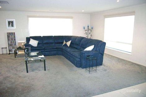 Property photo of 77 The Parkway Pakenham VIC 3810