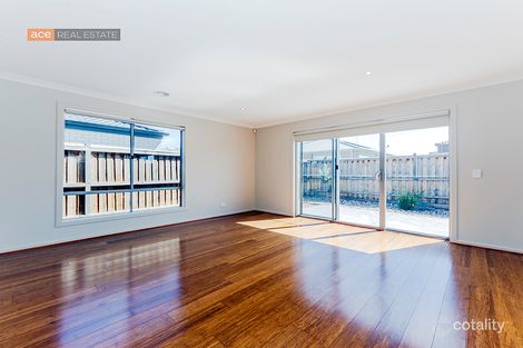 Property photo of 24 Cutleaf Crescent Tarneit VIC 3029