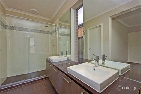 Property photo of 11 Attunga Grove Werribee VIC 3030