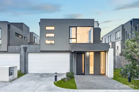 4 LAYMAN CT, DONCASTER EAST, VIC 3109