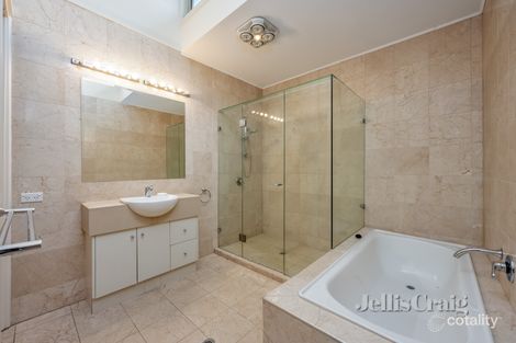 Property photo of 2/1110 High Street Armadale VIC 3143