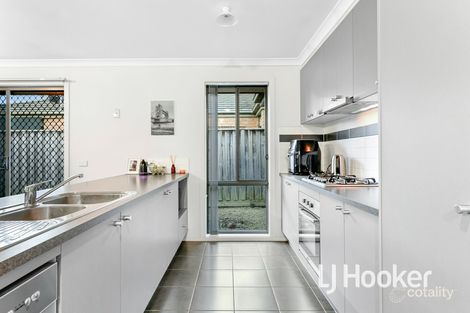 Property photo of 52 Devine Drive Pakenham VIC 3810