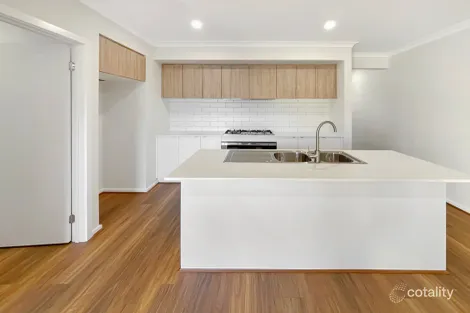 27 Whelan St, Armstrong Creek, VIC 3217
