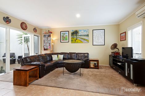 Property photo of 8 Lascelles Square Kensington VIC 3031