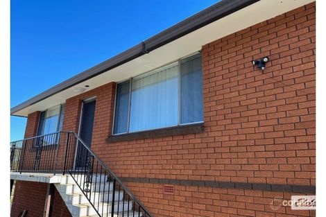 2/17 Pine Cres, Coniston, NSW 2500