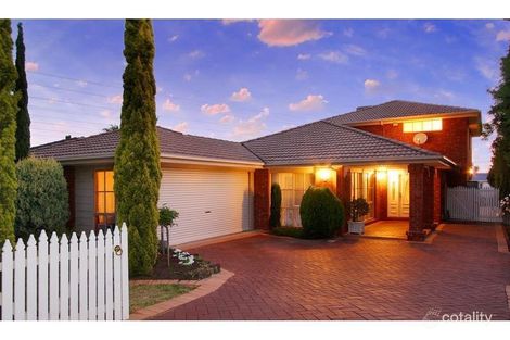 8 Nagle Ct, Mill Park, VIC 3082