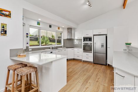 Property photo of 59 Silky Oak Drive Caves Beach NSW 2281