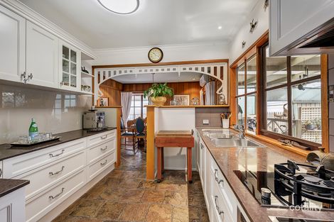 Property photo of 3 Wave Avenue Mount Waverley VIC 3149