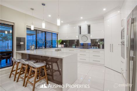 Property photo of 22 Raincliffe Place Calamvale QLD 4116