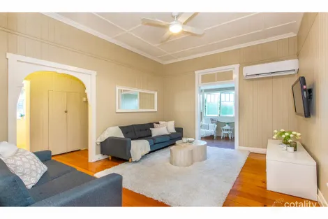 Property photo of 26 Bardsley Avenue Greenslopes QLD 4120