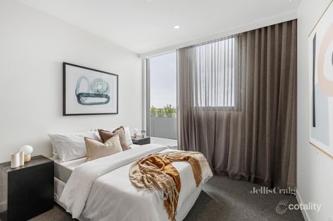 Property photo of 305/240 McKinnon Road McKinnon VIC 3204