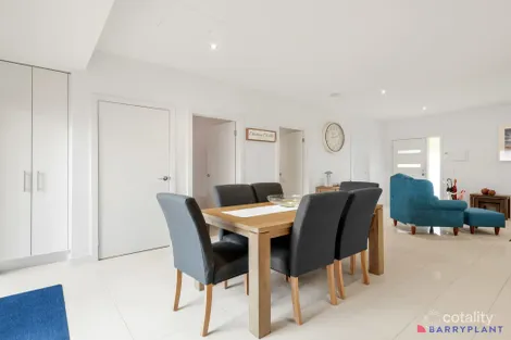 Property photo of 2/283 Settlement Road Cowes VIC 3922