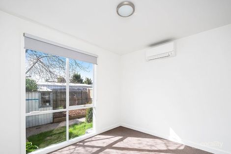 Property photo of 33 Bouvardia Crescent Frankston North VIC 3200