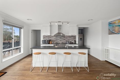 Property photo of 3 Sandpiper Circuit Cowes VIC 3922